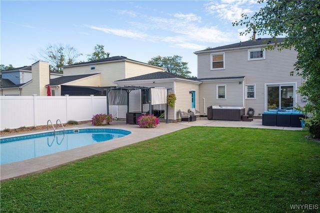 85 Rondelay Drive, Cheektowaga, NY 14227