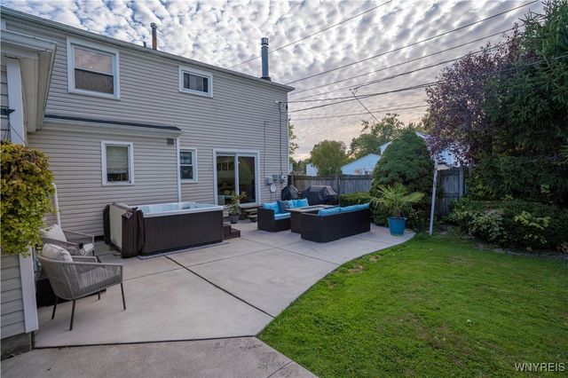 85 Rondelay Drive, Cheektowaga, NY 14227