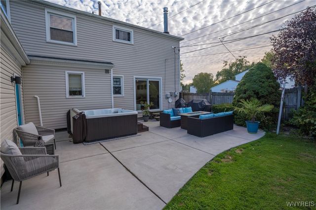 85 Rondelay Drive, Cheektowaga, NY 14227