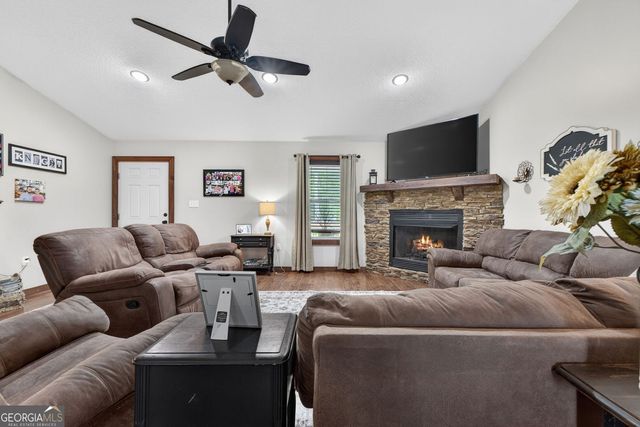 454 Tom Bell Road, Milner, GA 30257