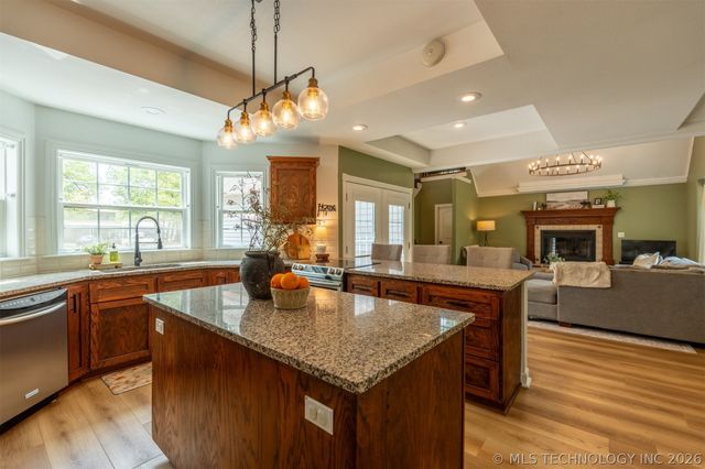 6562 E 563 Road, Locust Grove, OK 74352