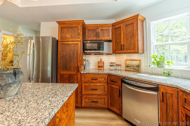 6562 E 563 Road, Locust Grove, OK 74352