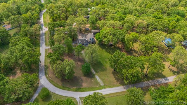 6562 E 563 Road, Locust Grove, OK 74352