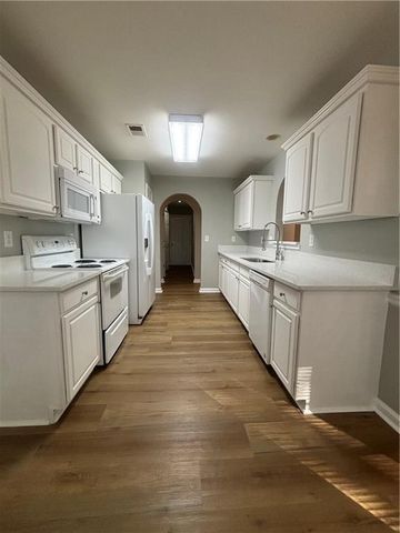 808 Tucker Trail, Loganville, GA 30052