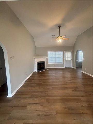 808 Tucker Trail, Loganville, GA 30052