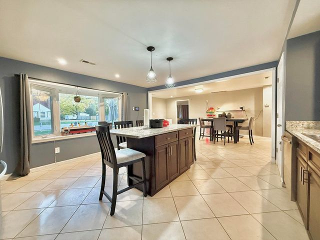 1719 Maplehurst Avenue, Mishawaka, IN 46545