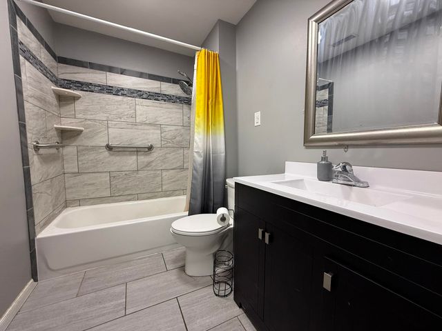 1719 Maplehurst Avenue, Mishawaka, IN 46545