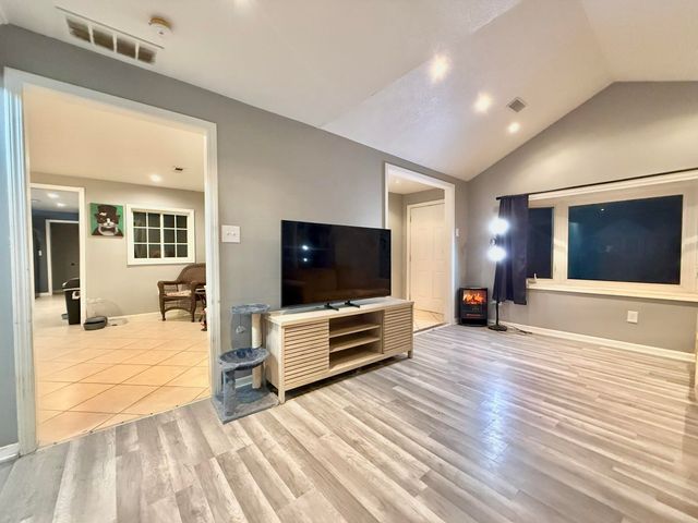 1719 Maplehurst Avenue, Mishawaka, IN 46545