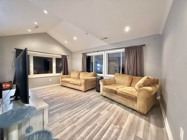 1719 Maplehurst Avenue, Mishawaka, IN 46545