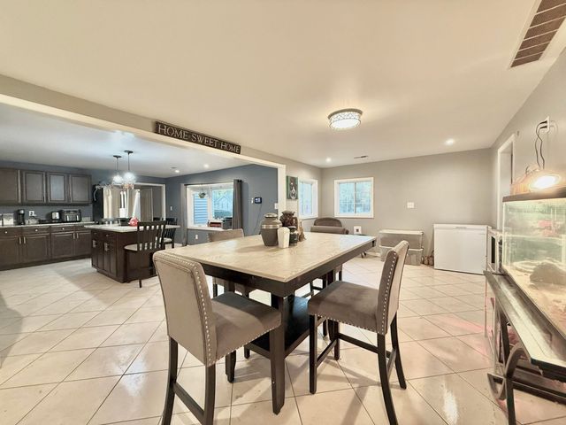 1719 Maplehurst Avenue, Mishawaka, IN 46545