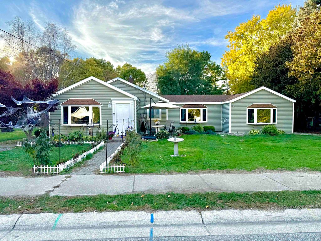 1719 Maplehurst Avenue, Mishawaka, IN 46545