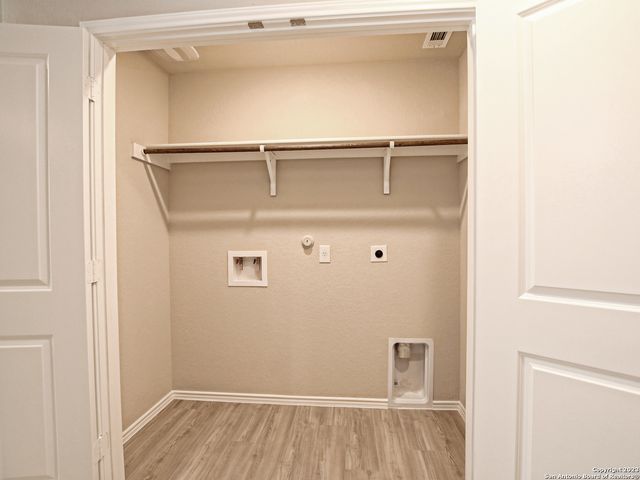 9715 Littleton Grist, San Antonio, TX 78254