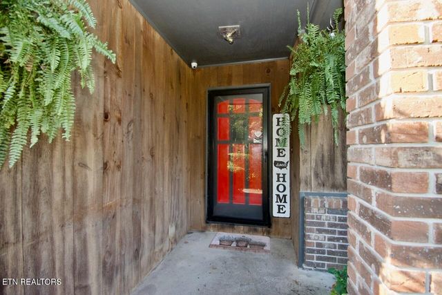 927 Oxford Hills Drive, Maryville, TN 37803