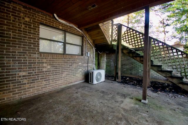 927 Oxford Hills Drive, Maryville, TN 37803