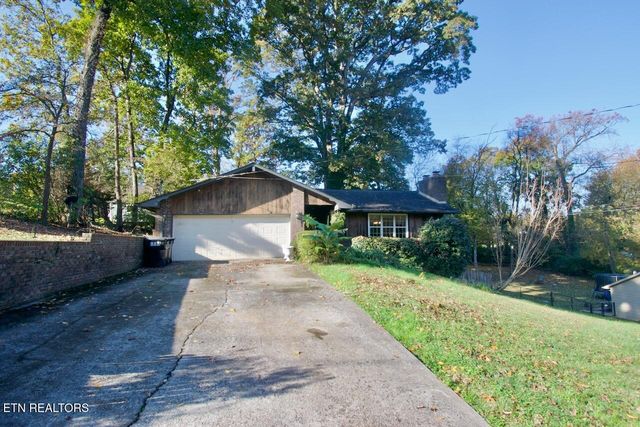 927 Oxford Hills Drive, Maryville, TN 37803