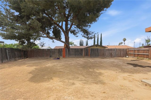 2141 E Bessant, San Bernardino, CA 92404