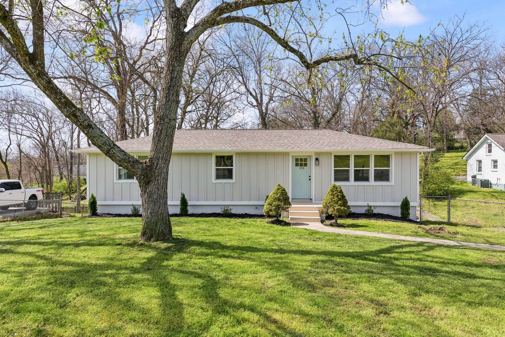 152 Cranwill Dr, Hendersonville, TN 37075