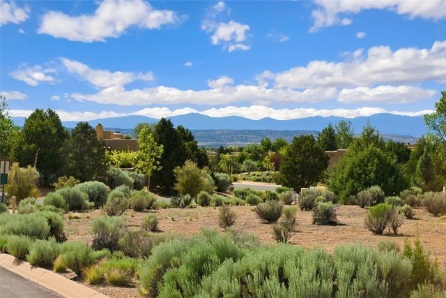 19 Tecolote Circle, Santa Fe, NM 87506