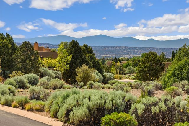 19 Tecolote Circle, Santa Fe, NM 87506