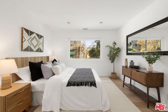 1121 N Olive Drive 102, West Hollywood, CA 90069
