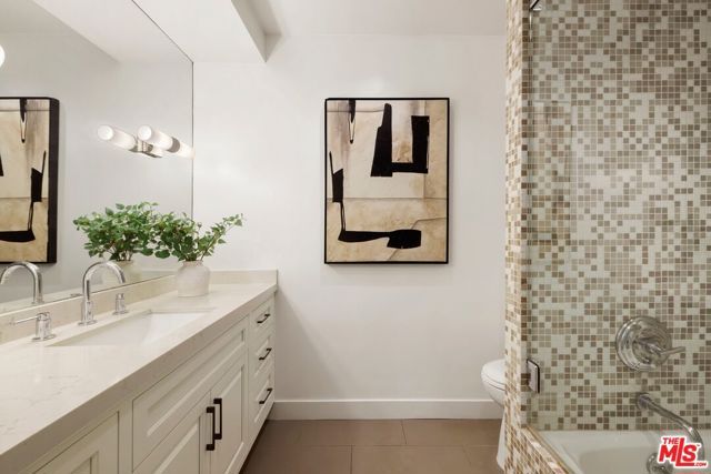 1121 N Olive Drive 102, West Hollywood, CA 90069