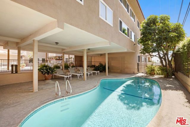 1121 N Olive Drive 102, West Hollywood, CA 90069