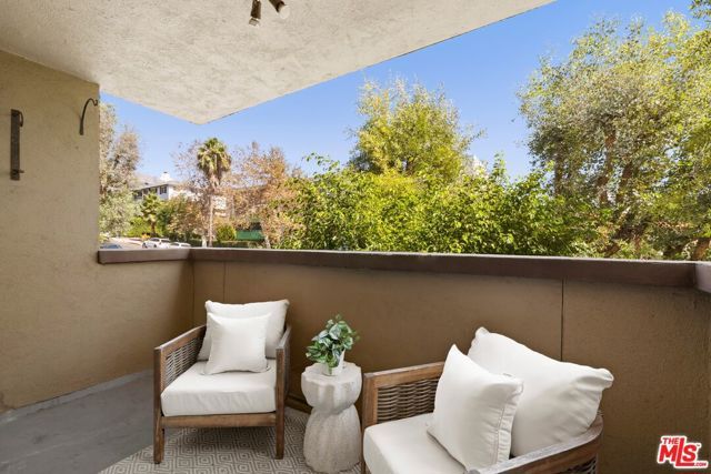 1121 N Olive Drive 102, West Hollywood, CA 90069