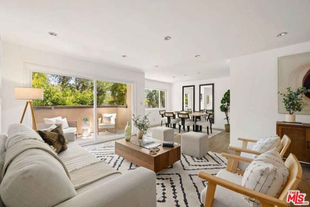 1121 N Olive Drive 102, West Hollywood, CA 90069