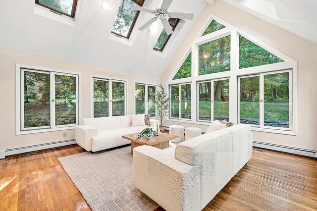 6 Olde Meetinghouse Road, Westborough, MA 01581