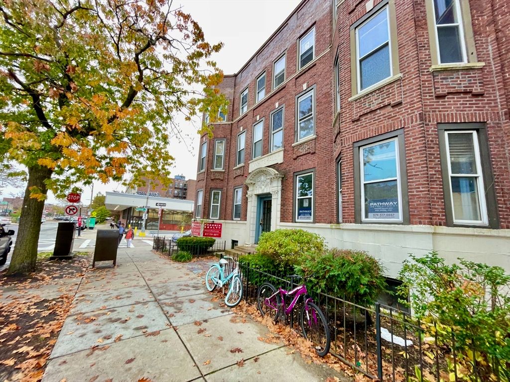 1284 Commonwealth Ave. 5, Boston, MA 02134