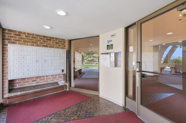 1500 Robin Circle 112, Hoffman Estates, IL 60169