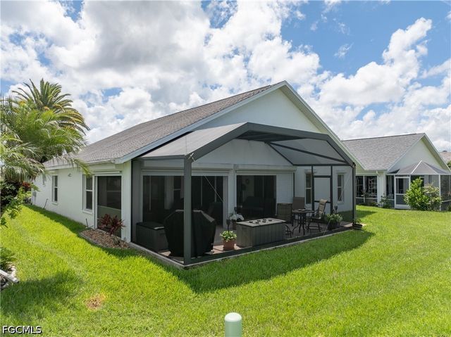 17761 Pineapple Palm CT, North Fort Myers, FL 33917