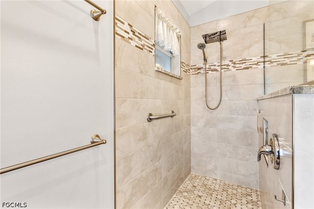 17761 Pineapple Palm CT, North Fort Myers, FL 33917