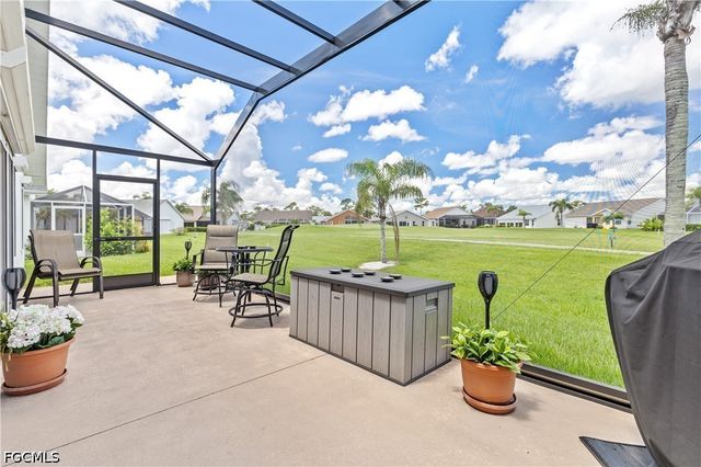 17761 Pineapple Palm CT, North Fort Myers, FL 33917