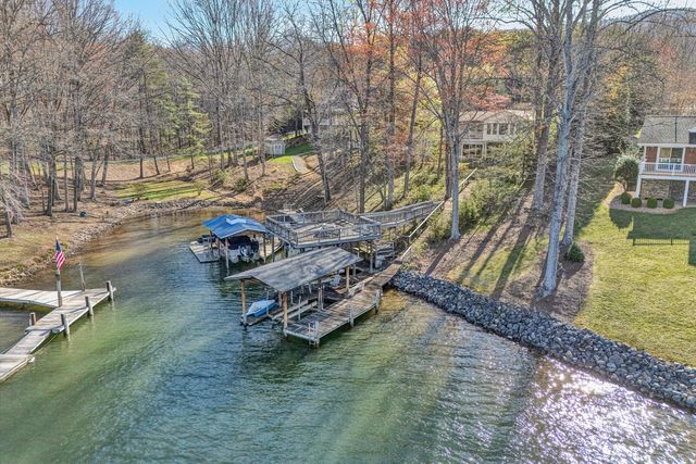 320 Fingerlake RD, Penhook, VA 24137