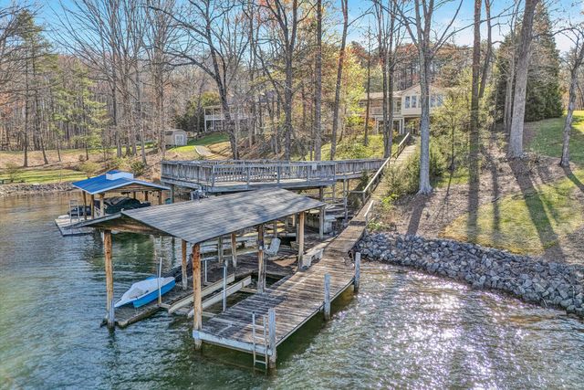 320 Fingerlake RD, Penhook, VA 24137