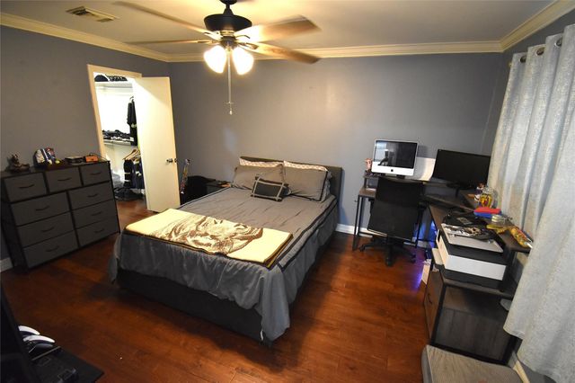 8502 Braes Meadow Drive, Houston, TX 77071