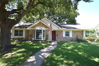 8502 Braes Meadow Drive, Houston, TX 77071