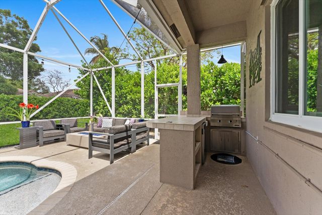 7653 NW 70th Avenue, Parkland, FL 33067