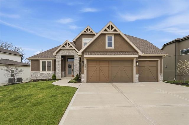 13475 Terrace Park Drive, Parkville, MO 64152