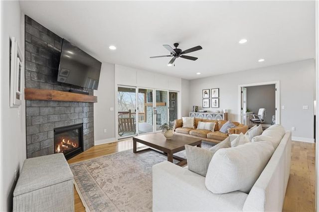 13475 Terrace Park Drive, Parkville, MO 64152