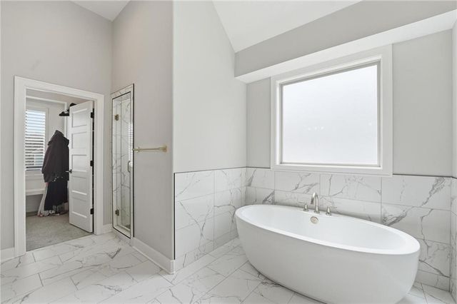 13475 Terrace Park Drive, Parkville, MO 64152