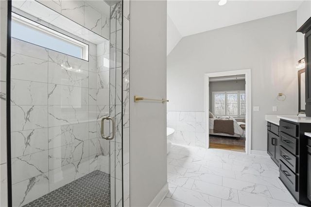 13475 Terrace Park Drive, Parkville, MO 64152