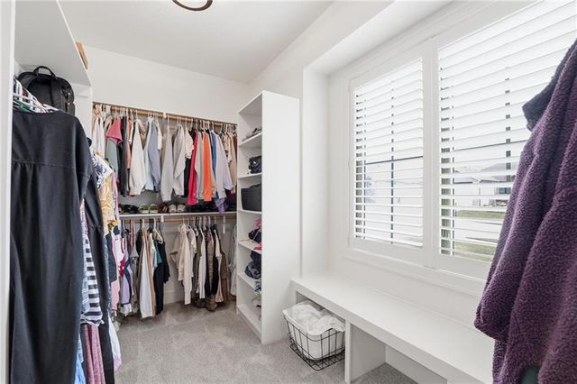 13475 Terrace Park Drive, Parkville, MO 64152