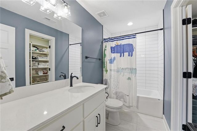 13475 Terrace Park Drive, Parkville, MO 64152