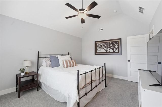 13475 Terrace Park Drive, Parkville, MO 64152