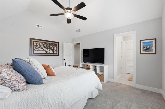 13475 Terrace Park Drive, Parkville, MO 64152