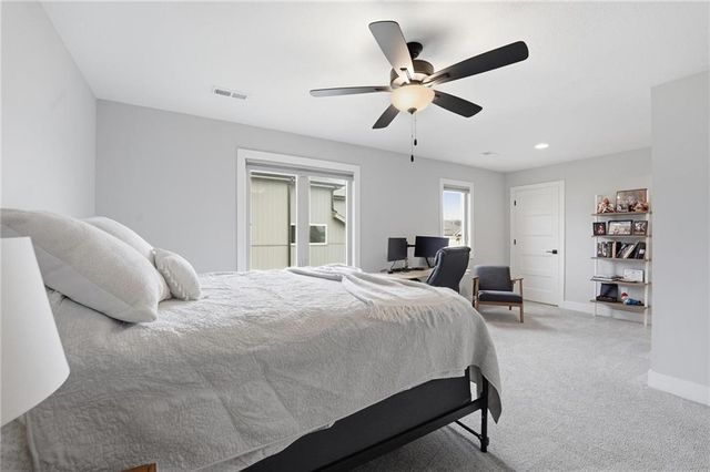 13475 Terrace Park Drive, Parkville, MO 64152