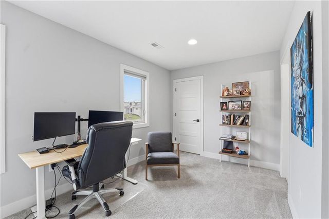 13475 Terrace Park Drive, Parkville, MO 64152