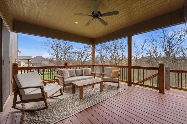 13475 Terrace Park Drive, Parkville, MO 64152